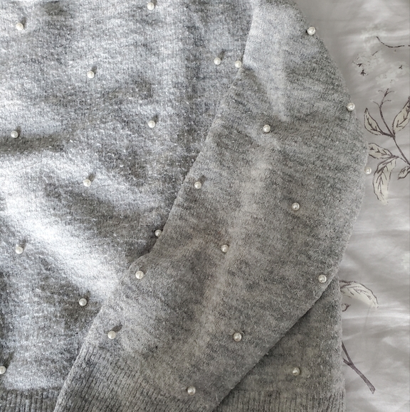 H&M Nubby Gray Pearl Sweater - Picture 3 of 4